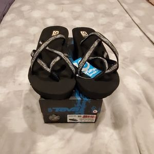 TEVAMush Mandlyn Wedge Ola2